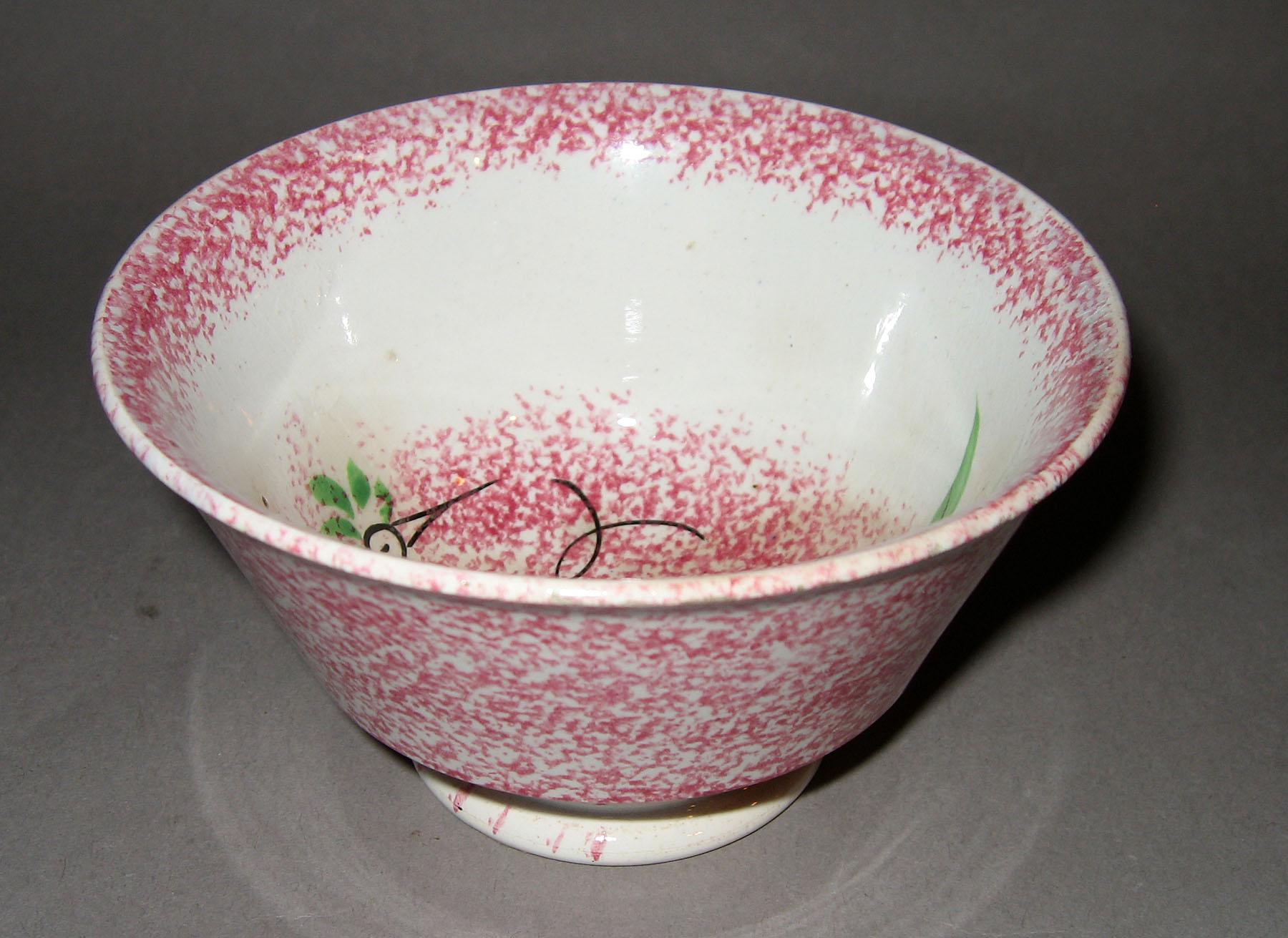 1965.1011.003 Pink spatterware peafowl teabowl (side)