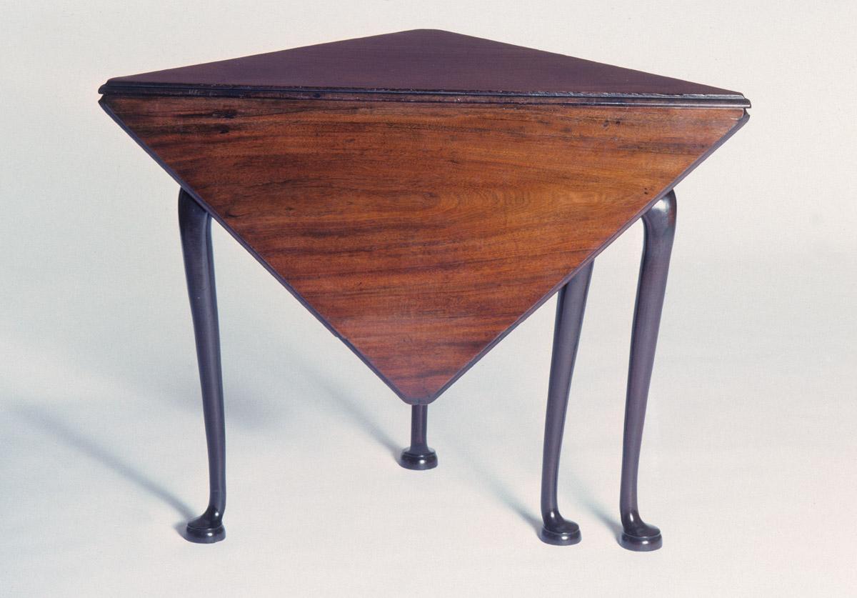1952.0145 Table, view 2