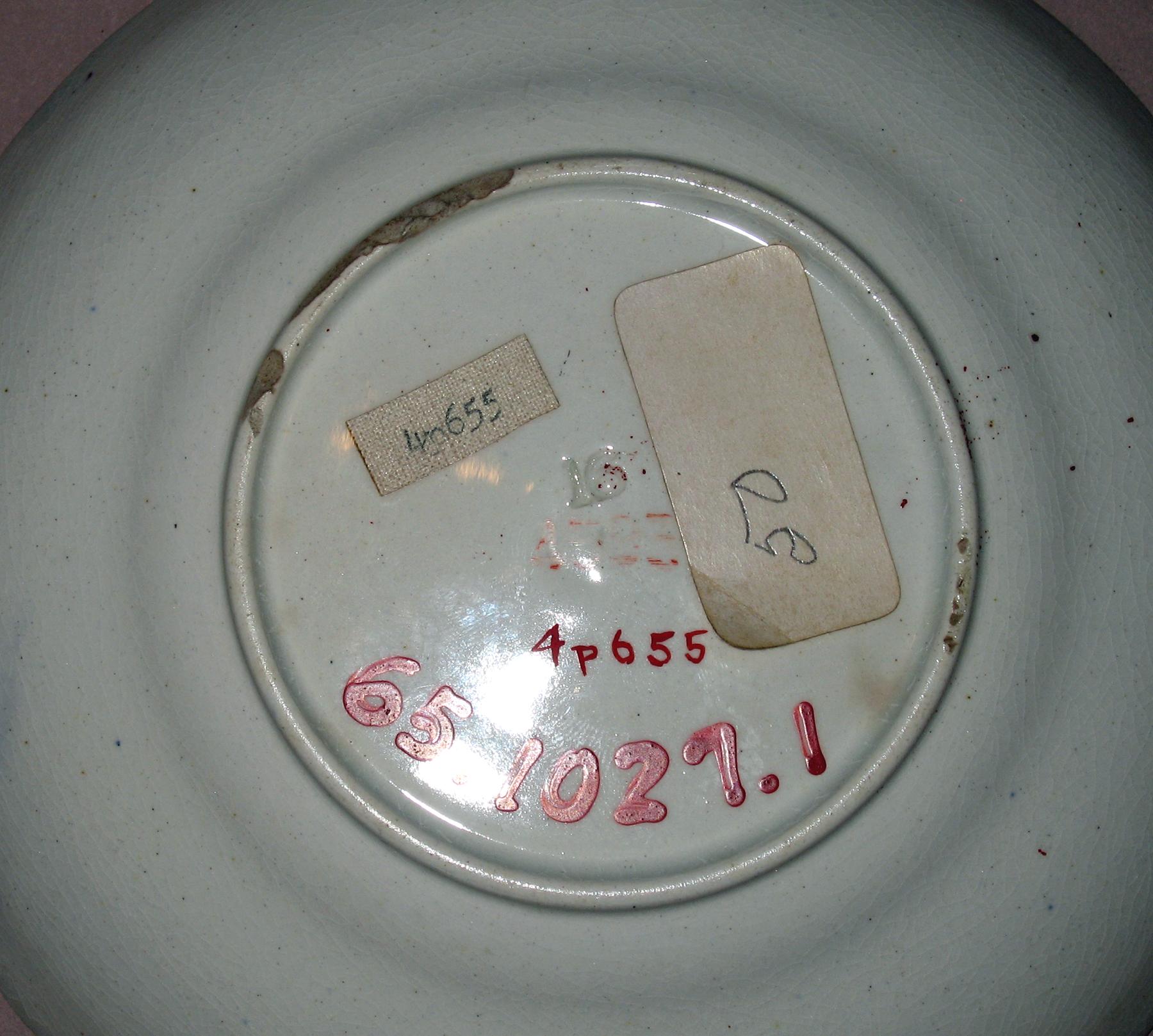 1965.1027.001 Saucer (mark)