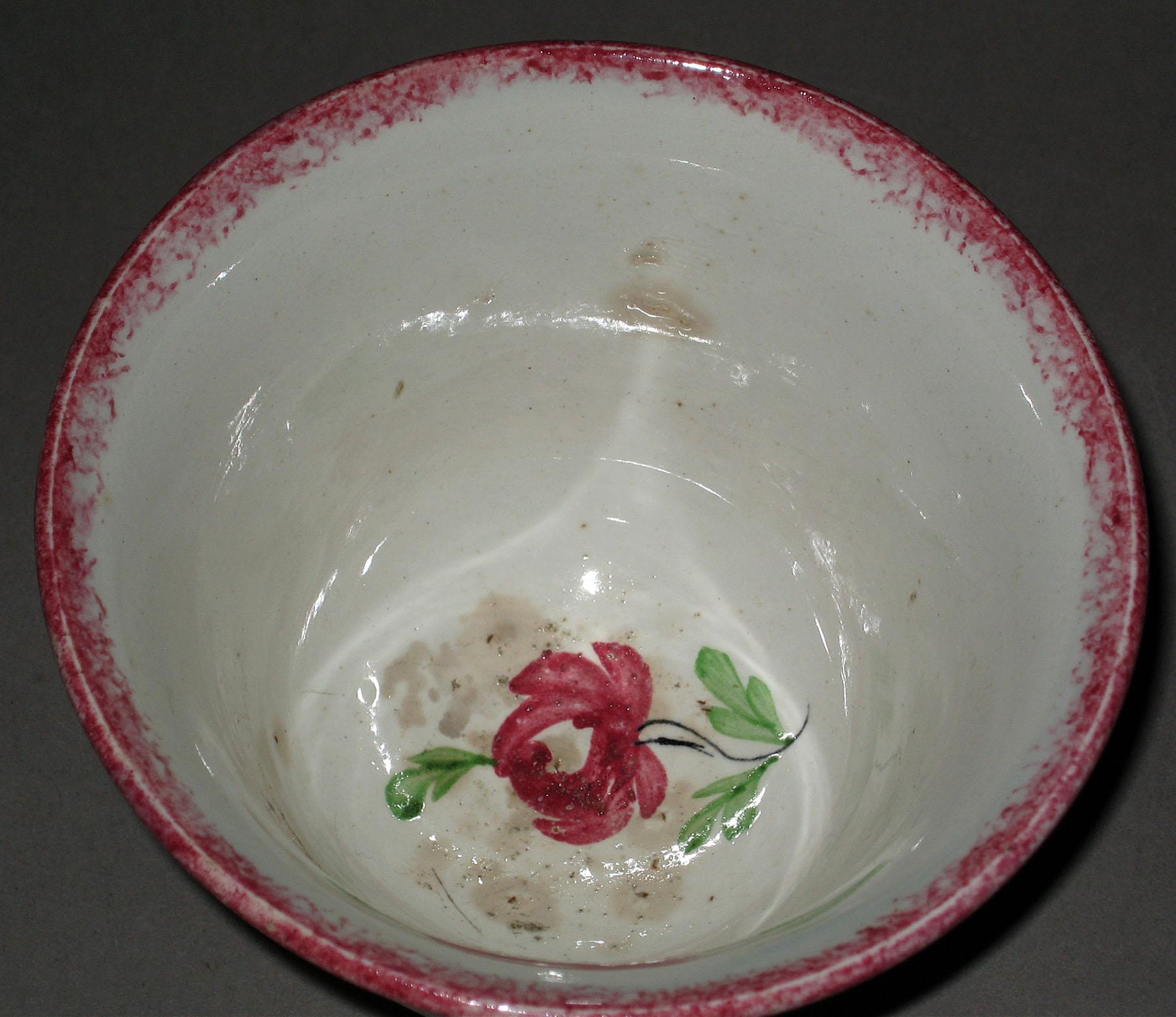 1965.1083 Spatterware teabowl, interior