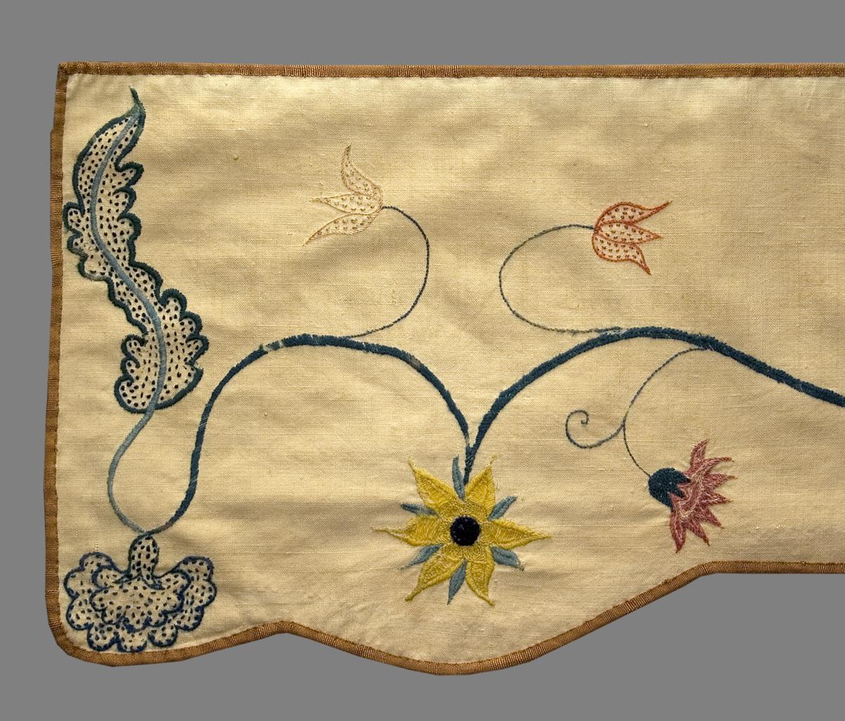 1955.0749.014 Bed Hanging, Valance, Edge Detail