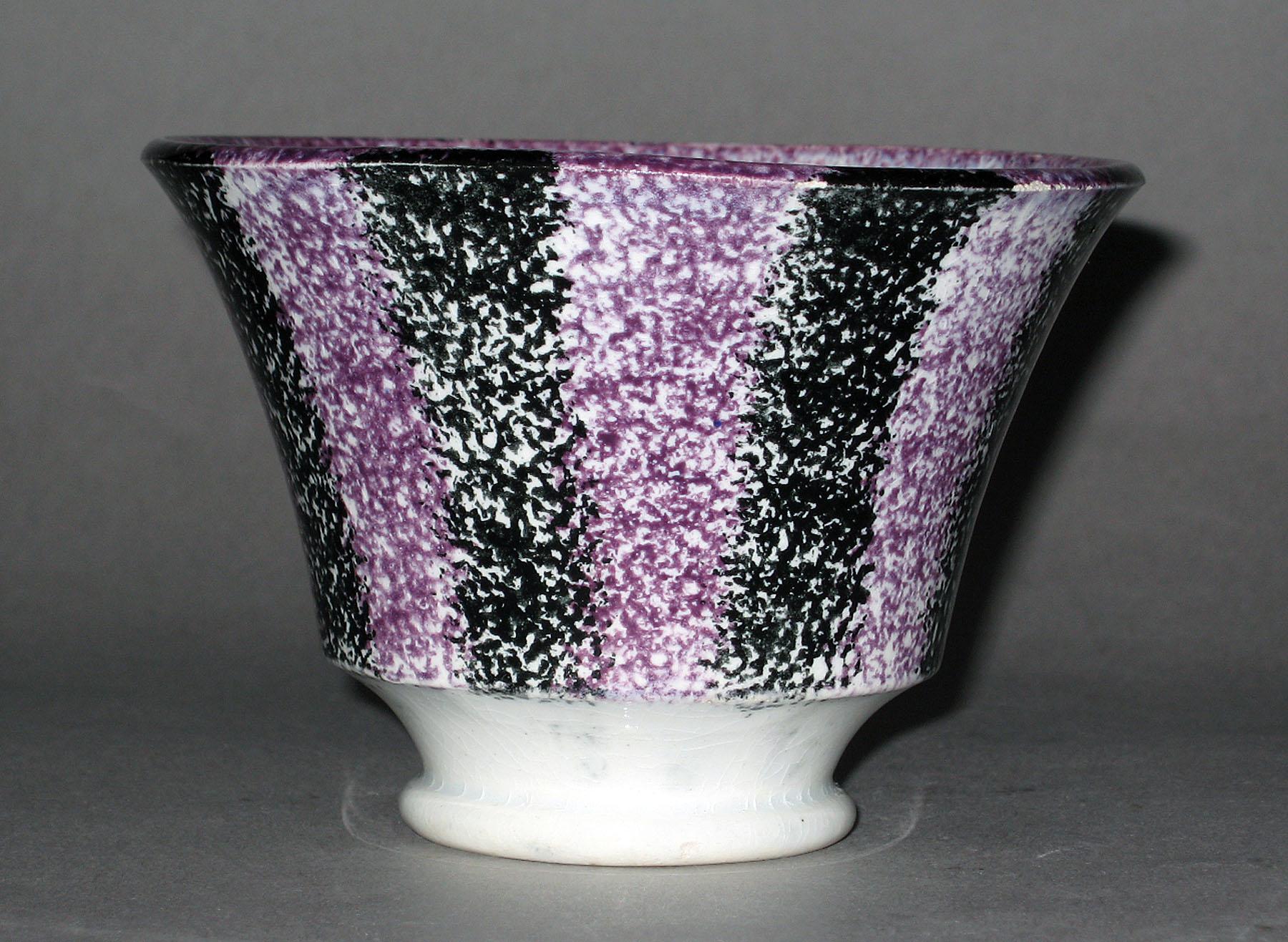 1965.1093 A Spatterware teabowl