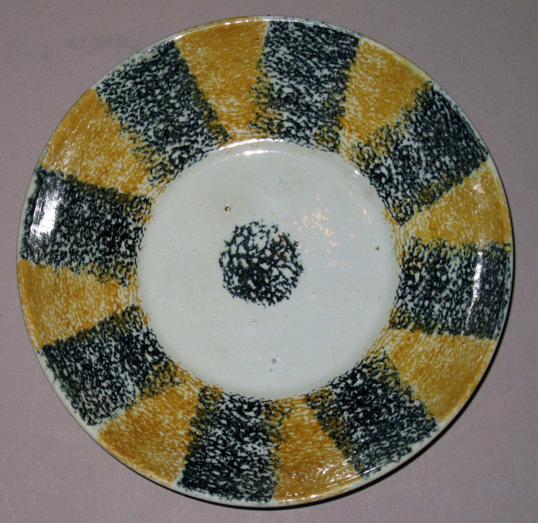 1965.1096 Saucer