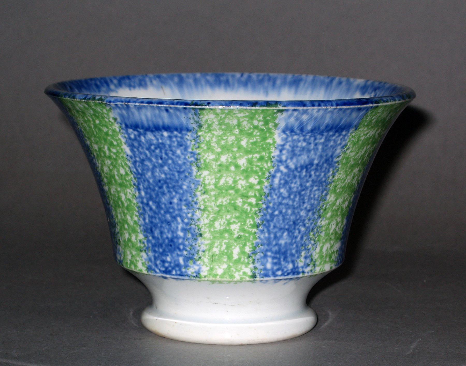 1965.1099.002 Spatterware teabowl