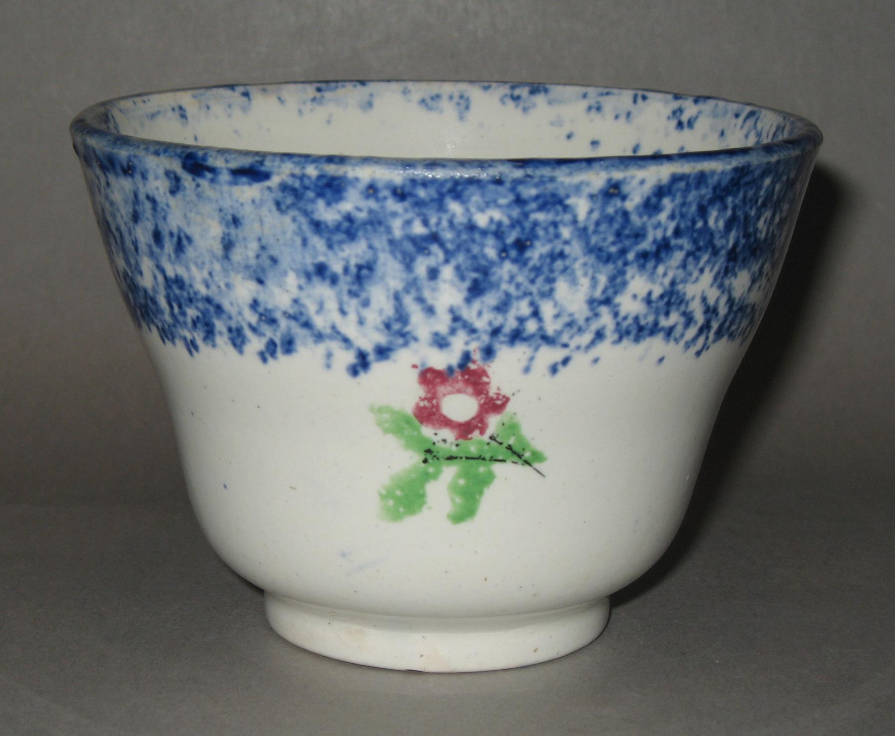 1965.1104 A Spatterware teabowl