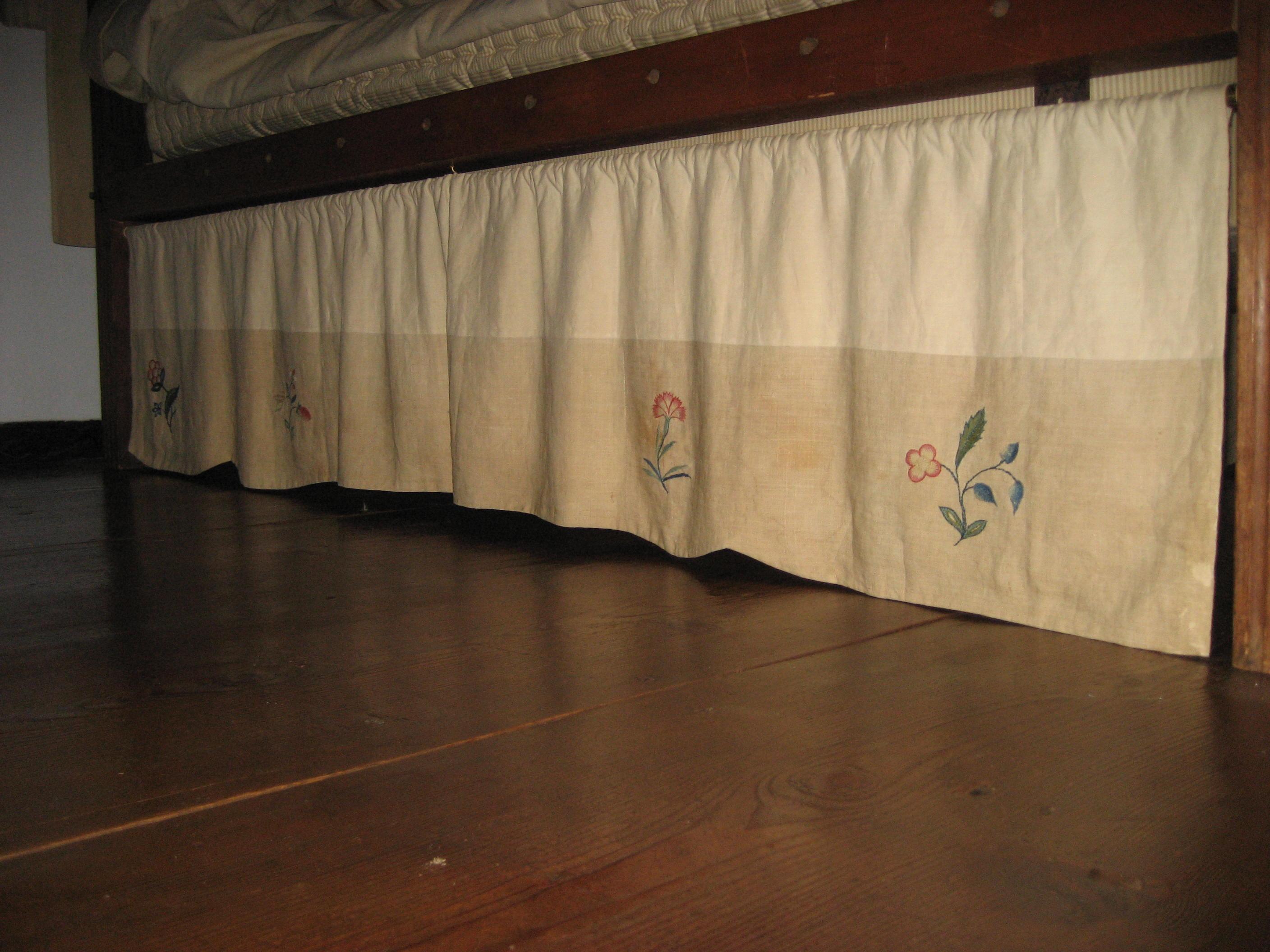 1955.0749.017 Base valance
