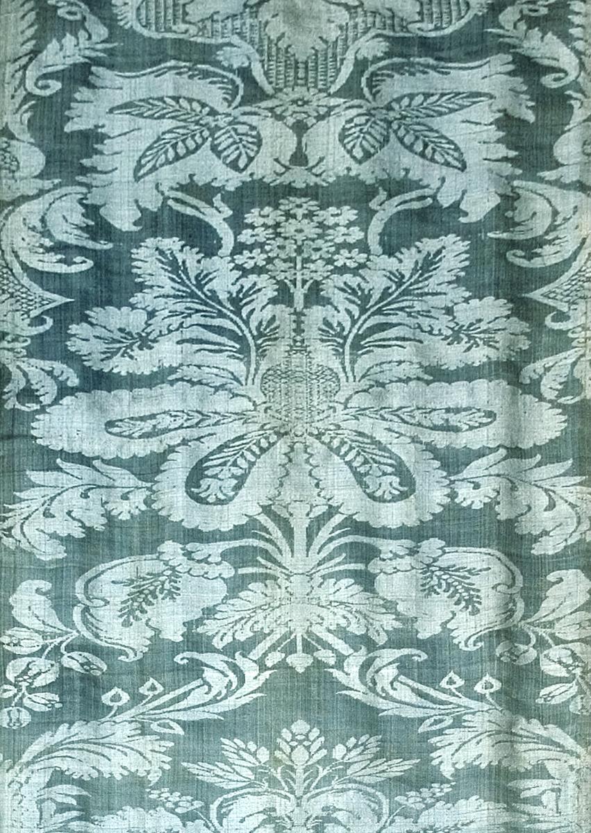 1955.0750.001 A Window Hanging, Side Curtain, Pattern Repeat-Oblique View