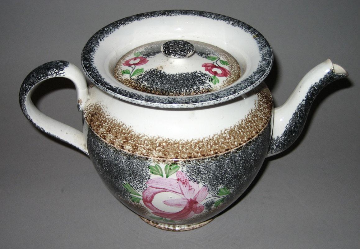 1965.1140 Teapot view2