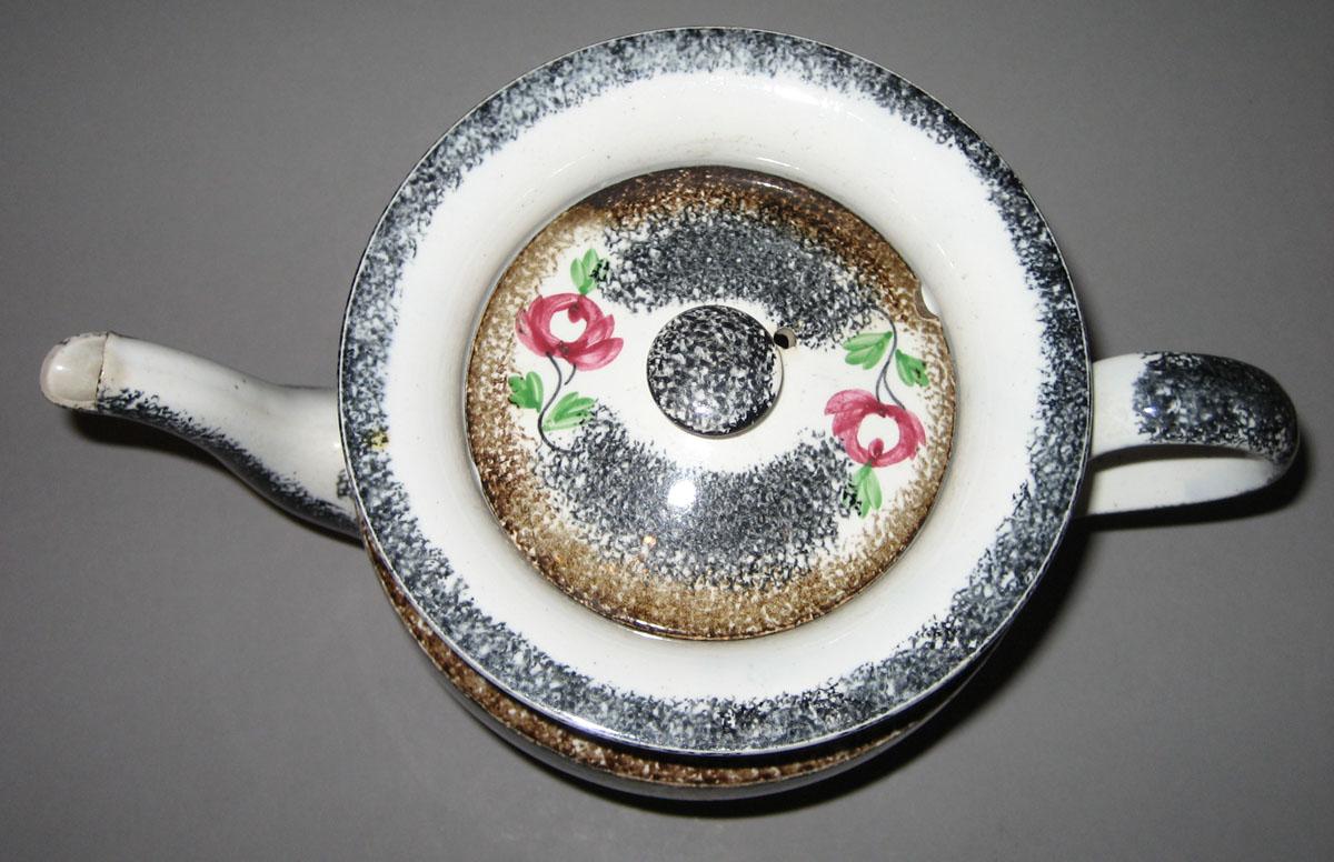 1965.1140 Teapot upper