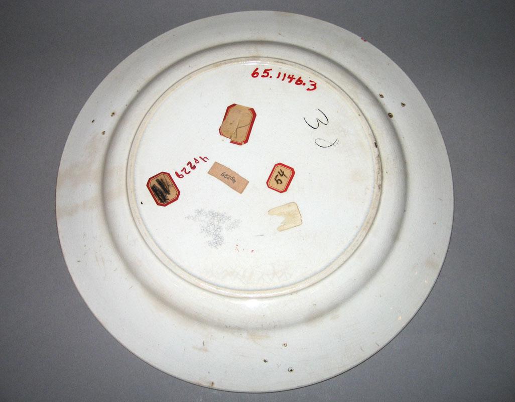 1965.1146.003 Plate underside