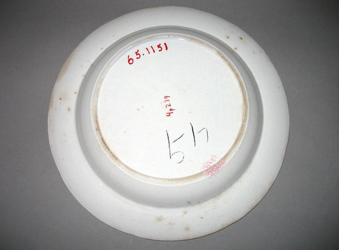 1965.1151 Plate or bowl underside