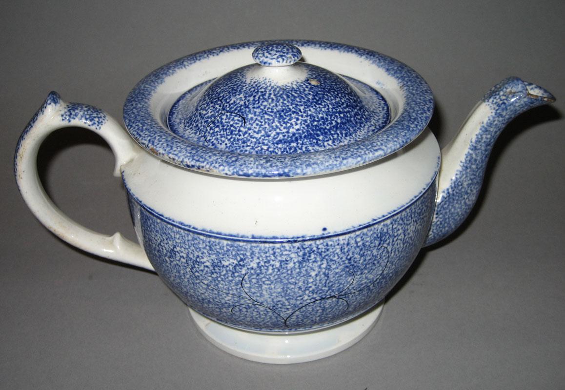 1965.1154 Teapot view2