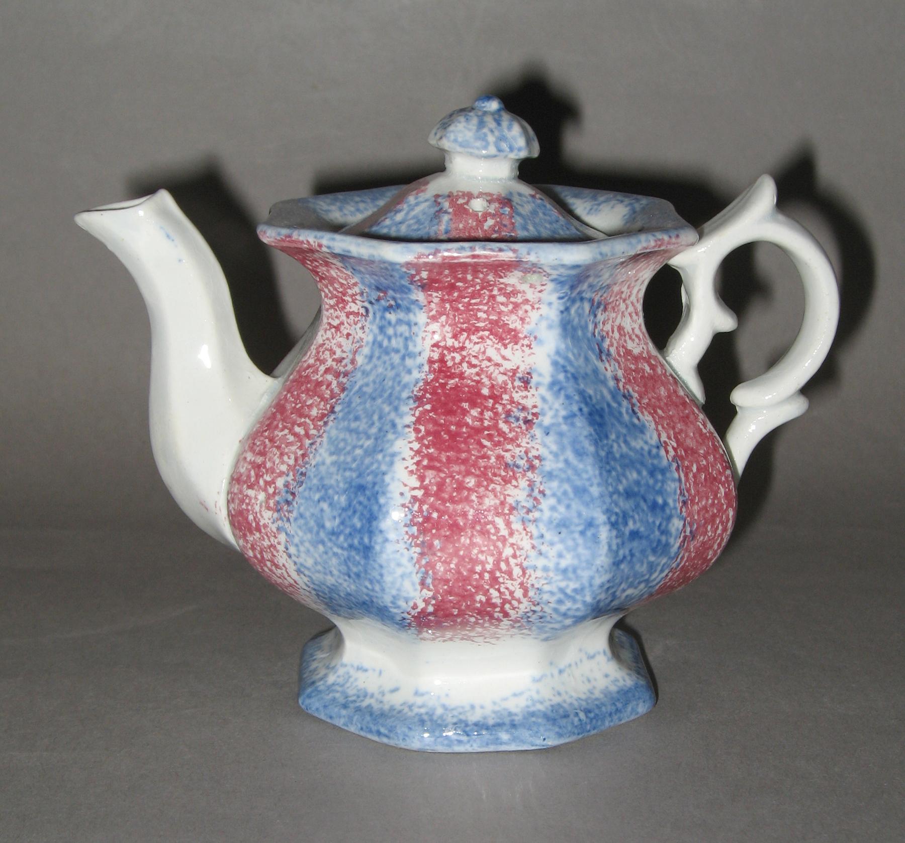 1965.1194.001 A, B Teapot