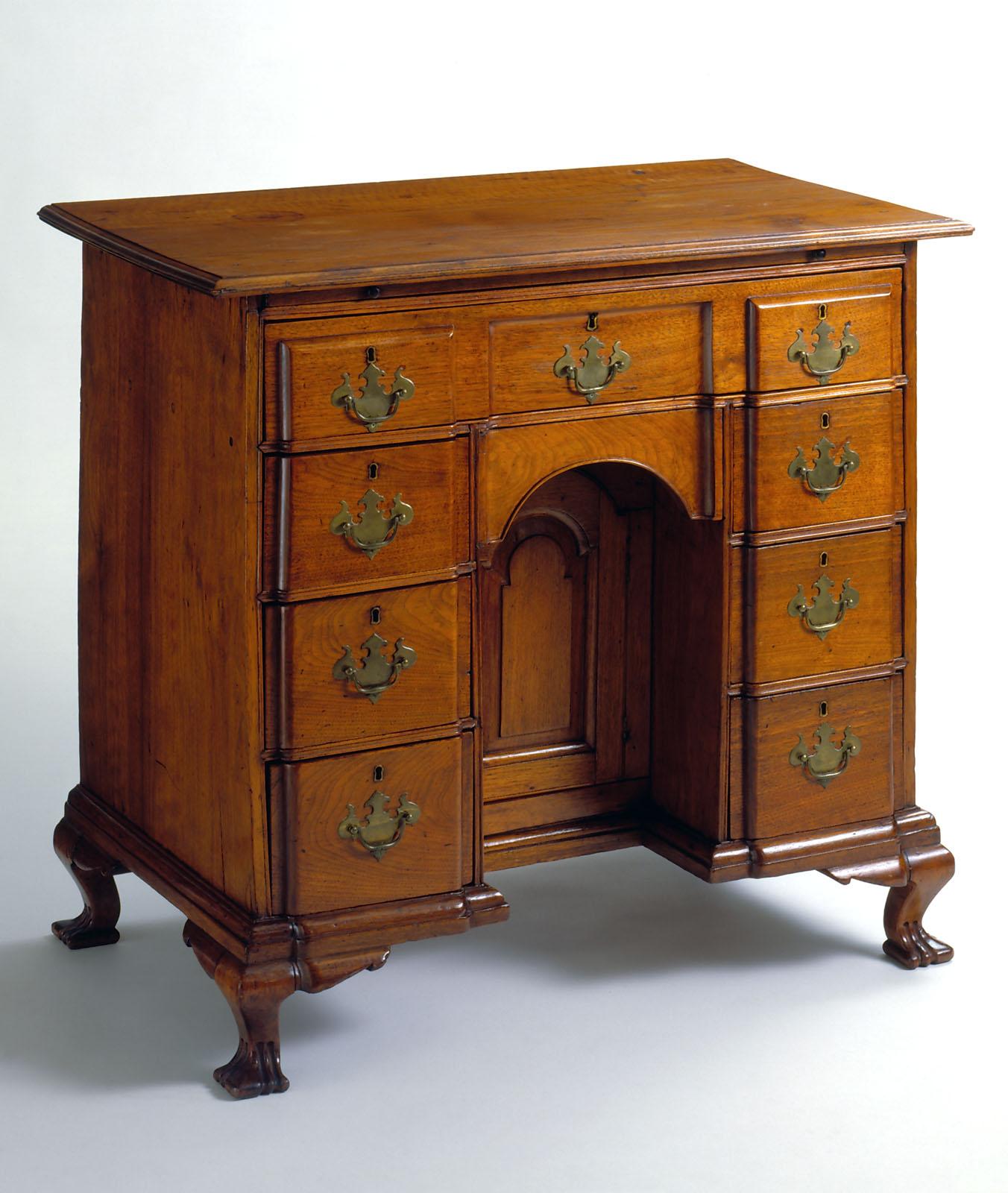 1952.0148 Table, view 1