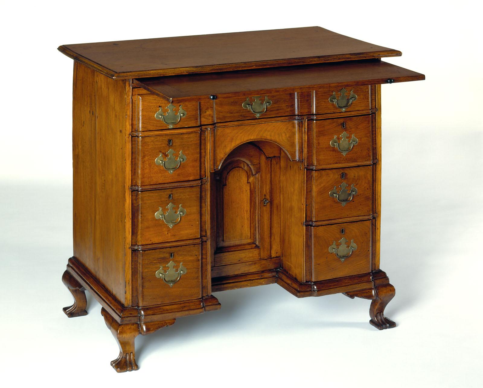 1952.0148 Table, view 2