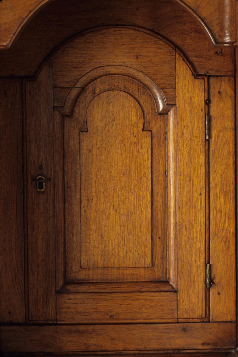 1952.0148 Table, detail, door