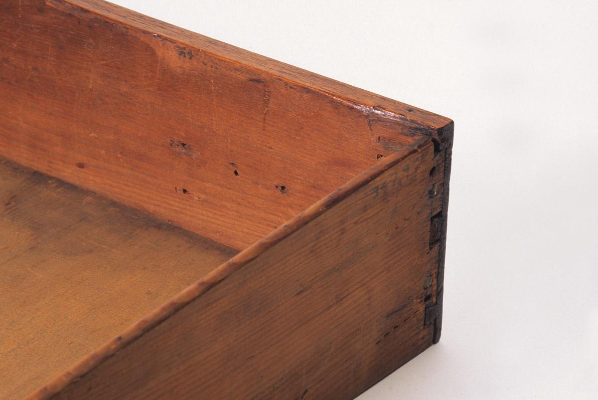 1952.0148 Table, drawer, detail 2