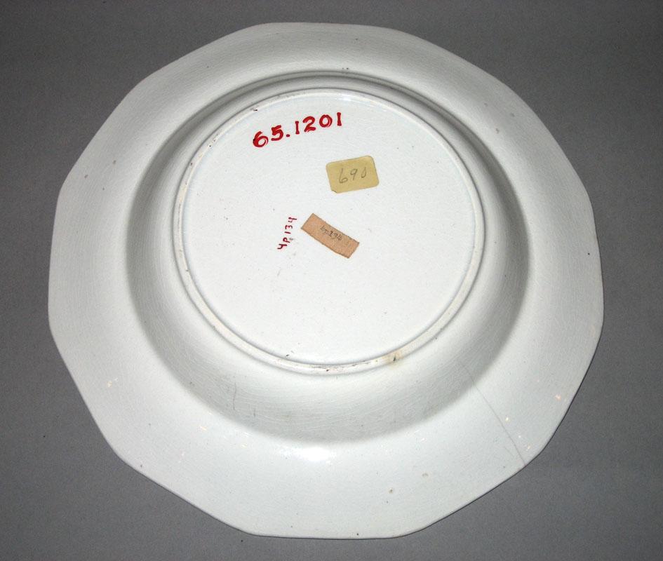 1965.1201 Plate or bowl underside