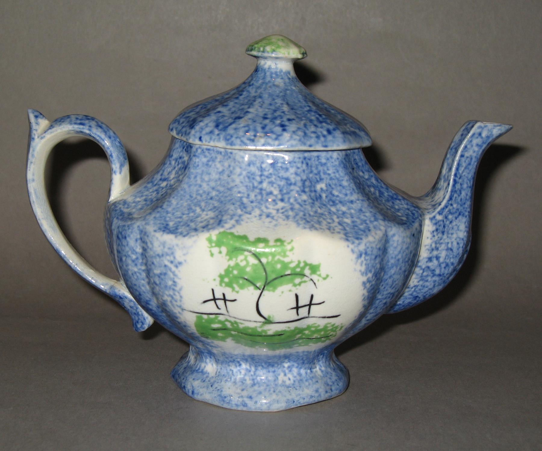 1965.1237.001 A, B Teapot (view 2)