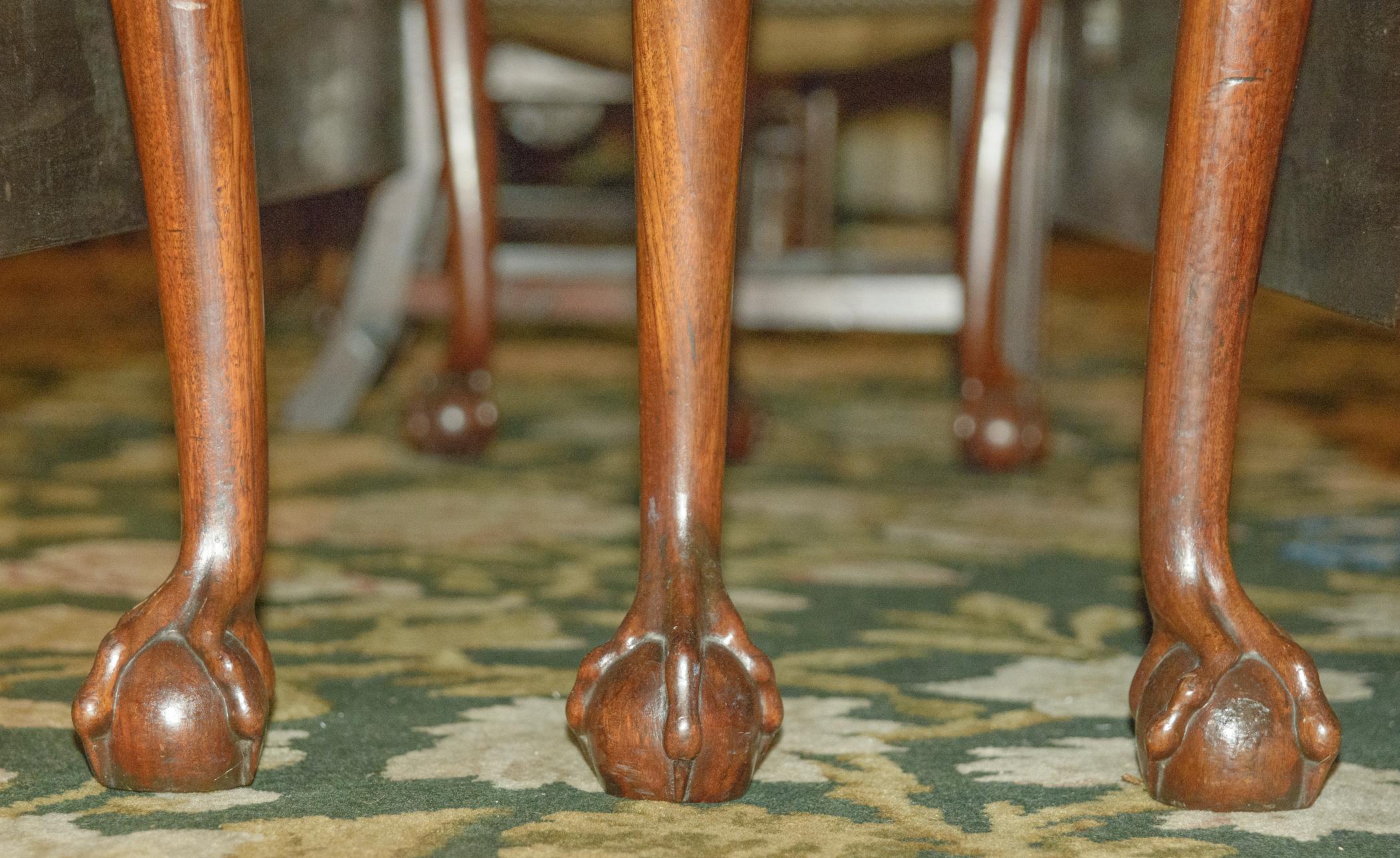 1952.0149 Table, detail 2
