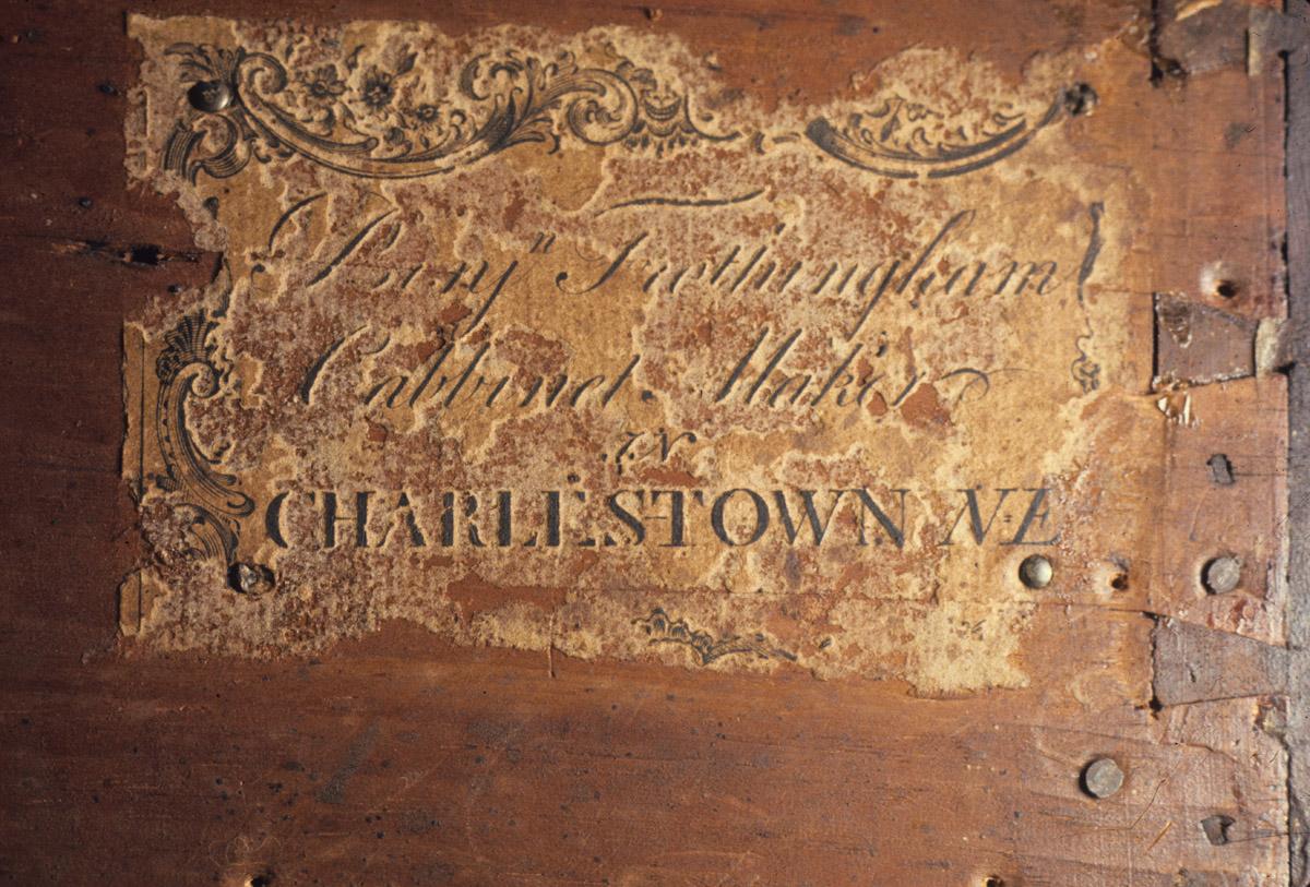 1952.0149 Table, label