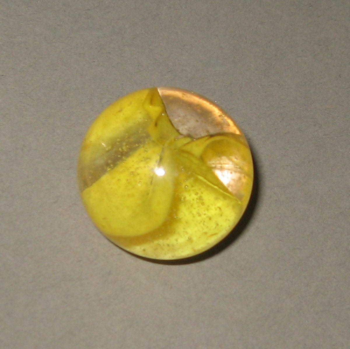 1965.1290.002 Glass marble