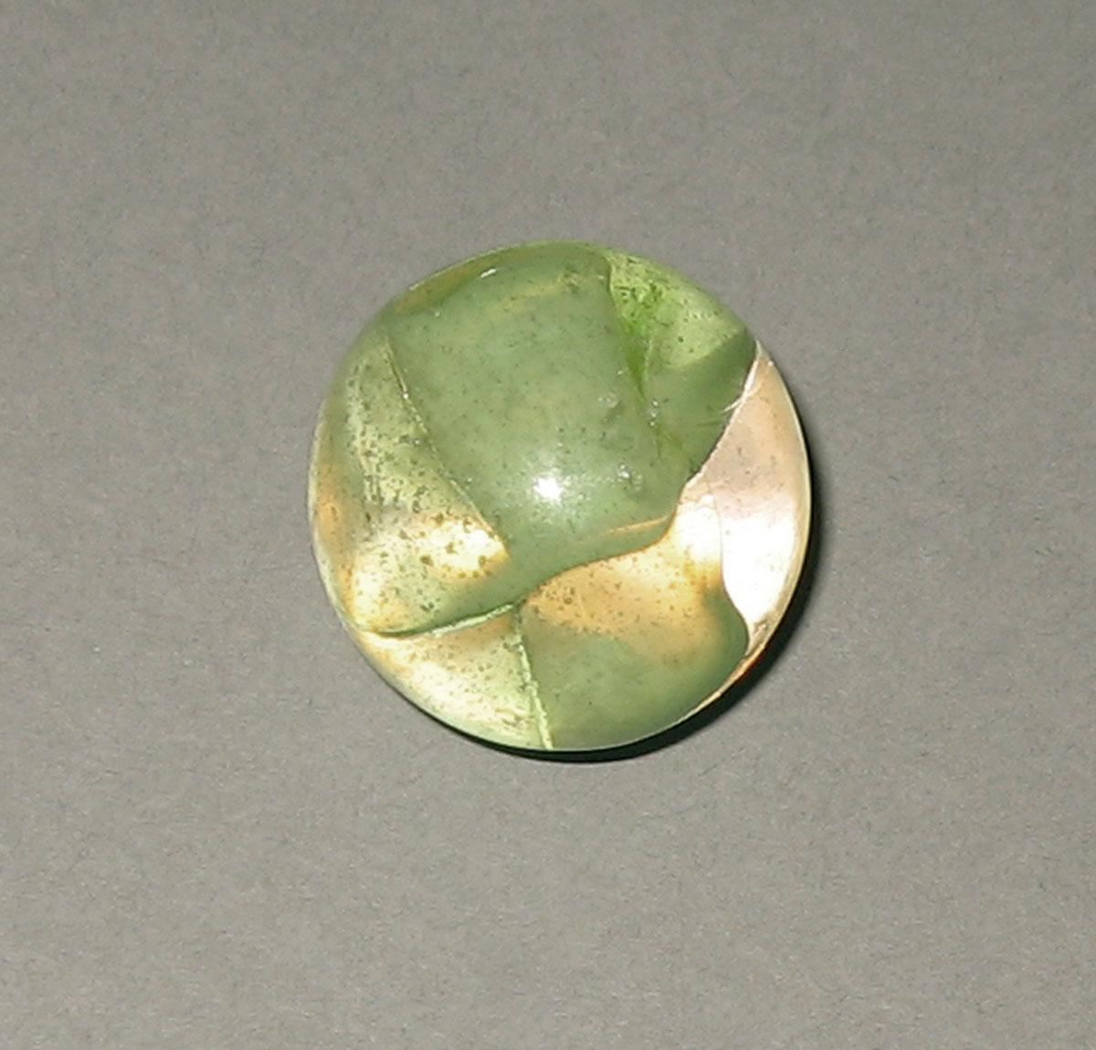 1965.1290.007 Glass marble