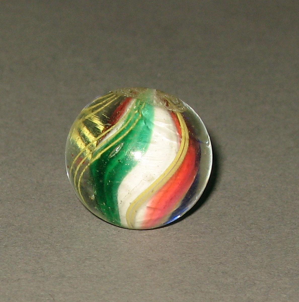 1965.1290.019 Glass marble