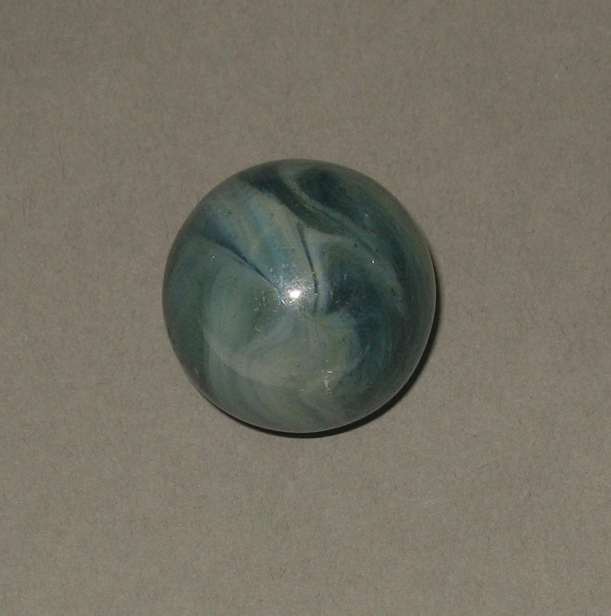 1965.1290.020 Glass marble