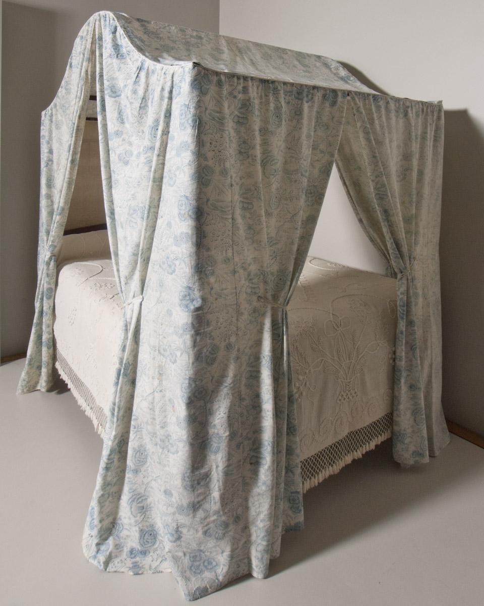 1955.0796, 1961.0012.001-.004 Bedstead with Bed Hangings (view 4)