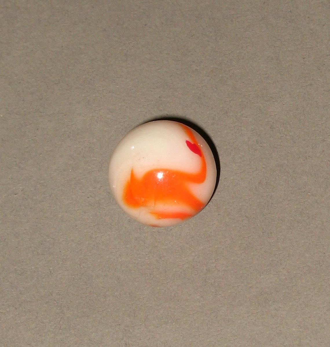 1965.1290.026 Glass marble