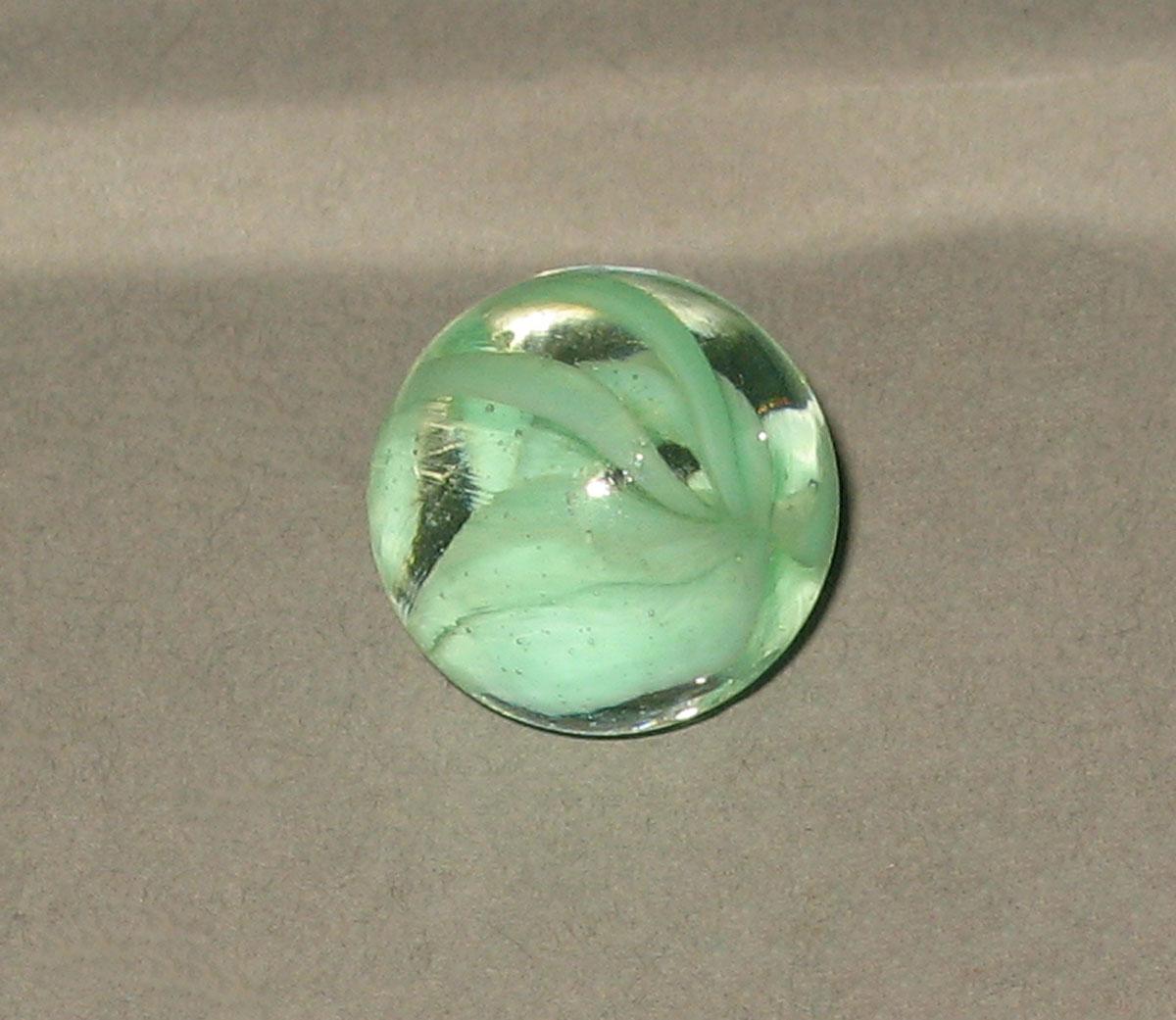 1965.1290.028 Glass marble