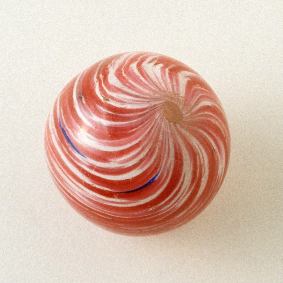 1965.1292 Glass marble