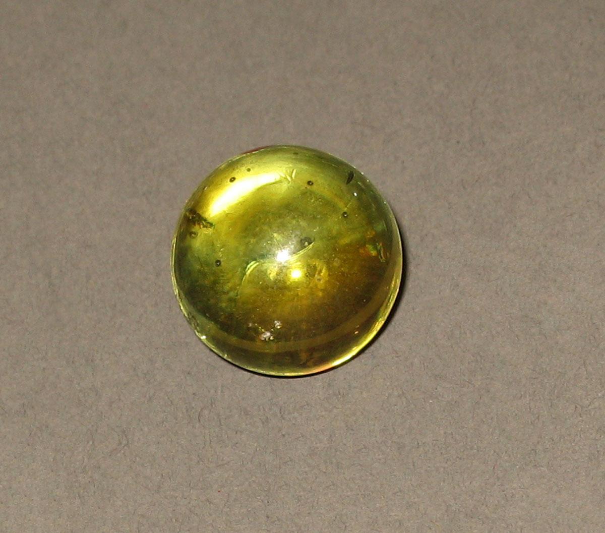 1965.1296.002 Glass marble