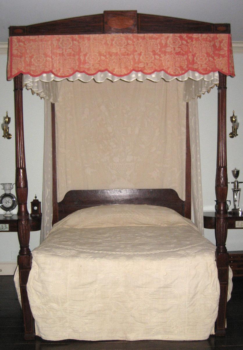 1955.0798 bed with 1952.0347 bed hangings, view 2