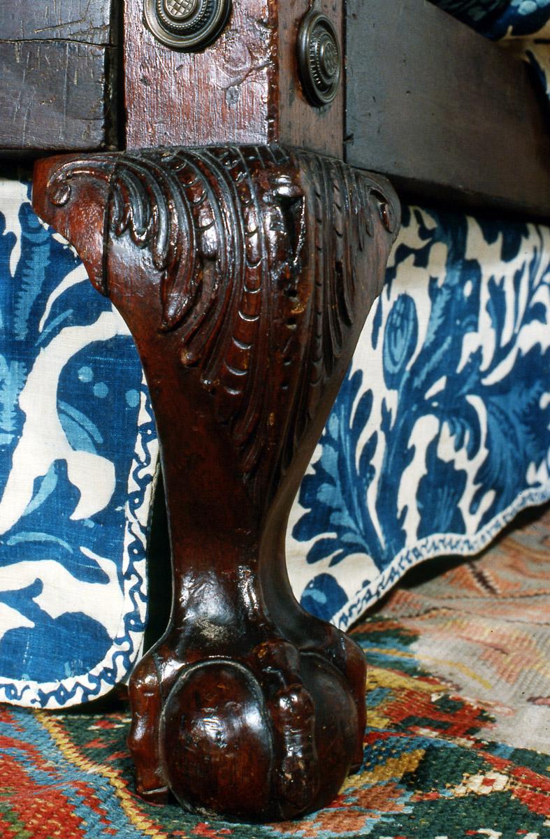 1955.0799 Bed (detail 1)