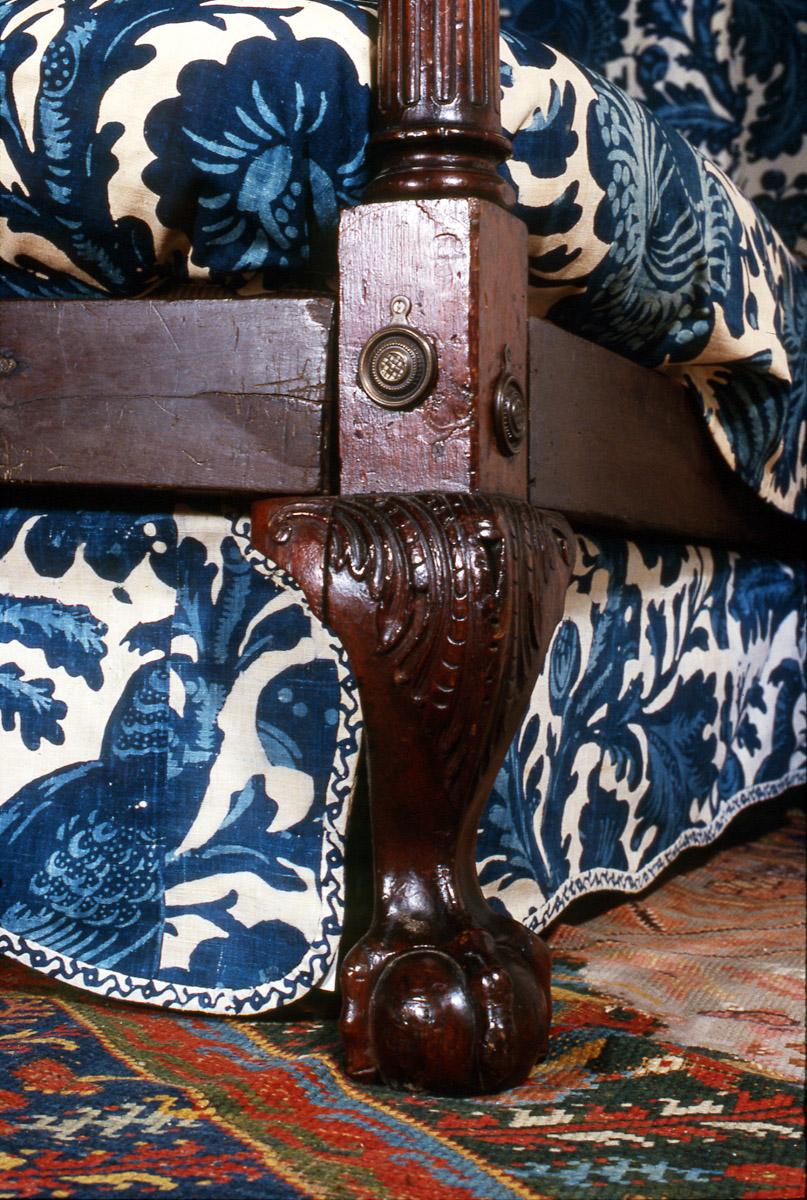1955.0799 Bed (detail 3)