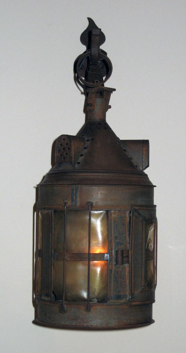 1965.1335 Lantern