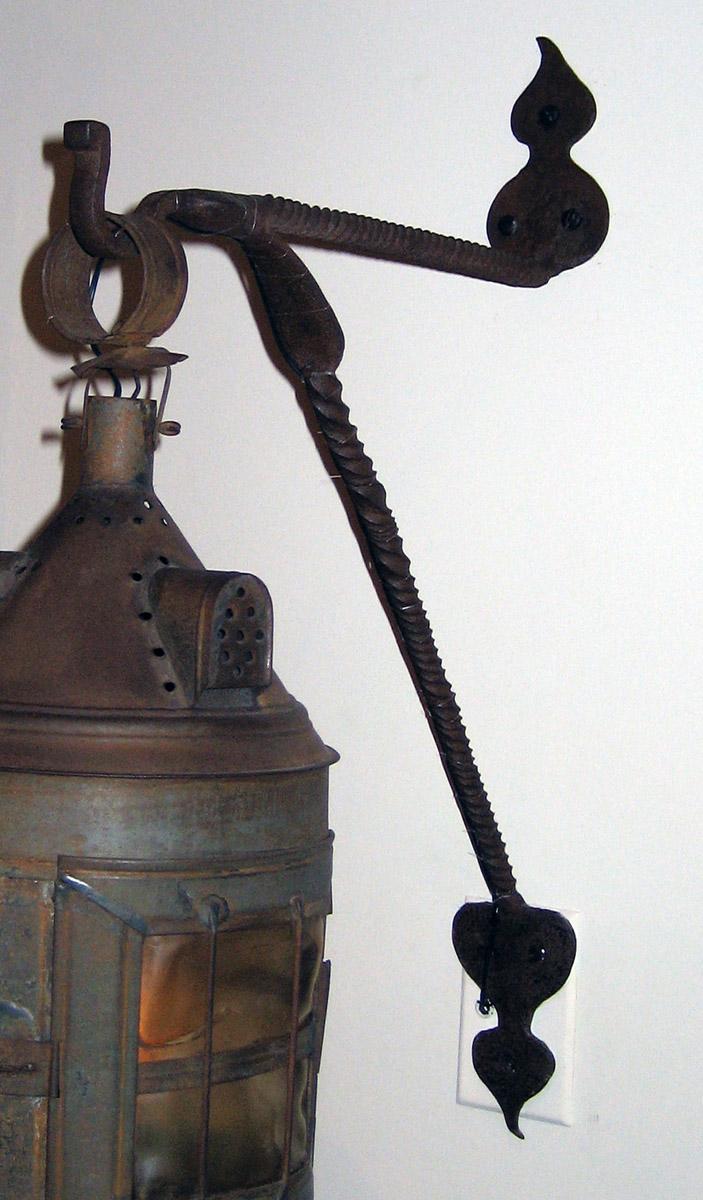 1965.1337 Wall bracket