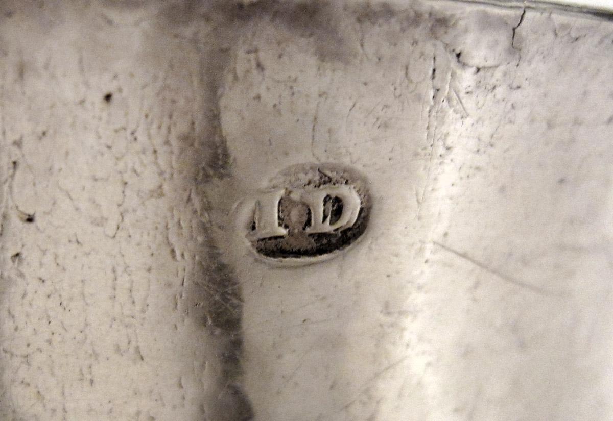 1965.1350 Cup, mark