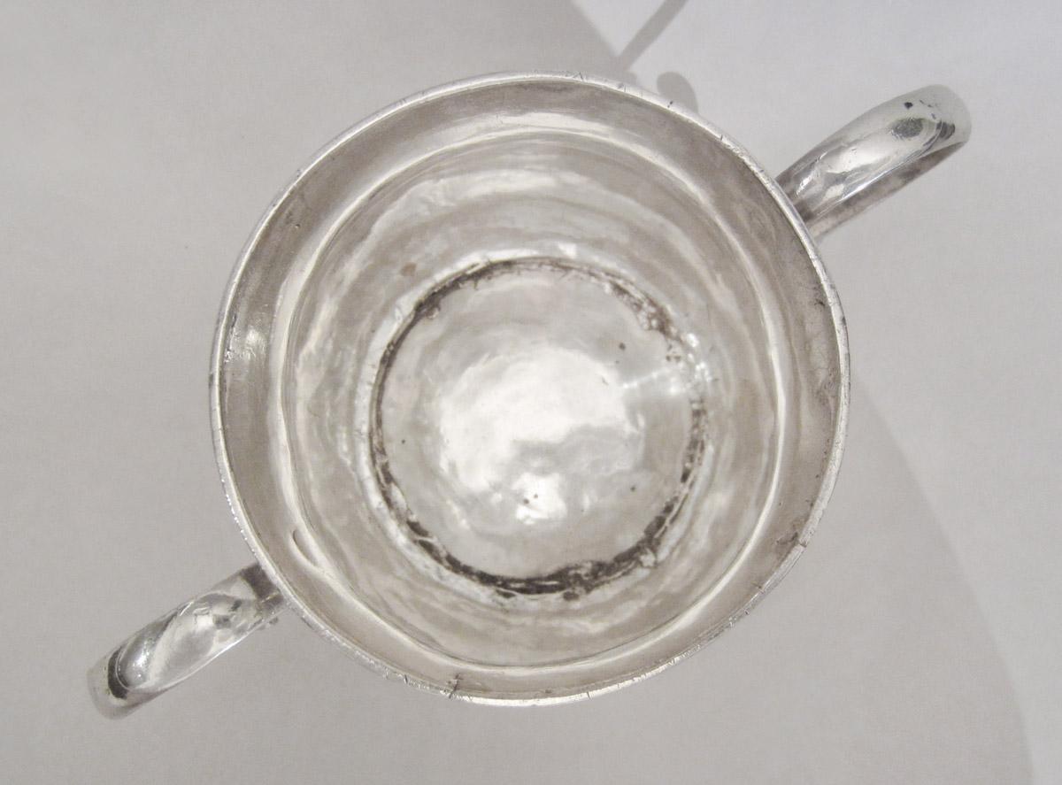 1965.1350 Cup, interior