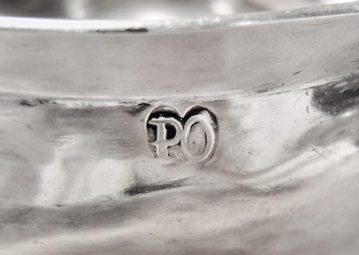 1965.1352 Porringer, mark