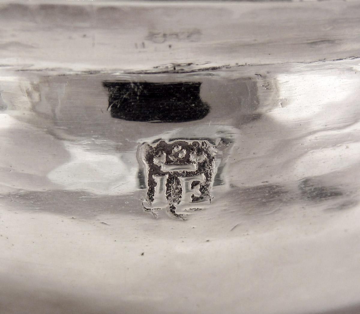 1965.1353 Porringer, mark