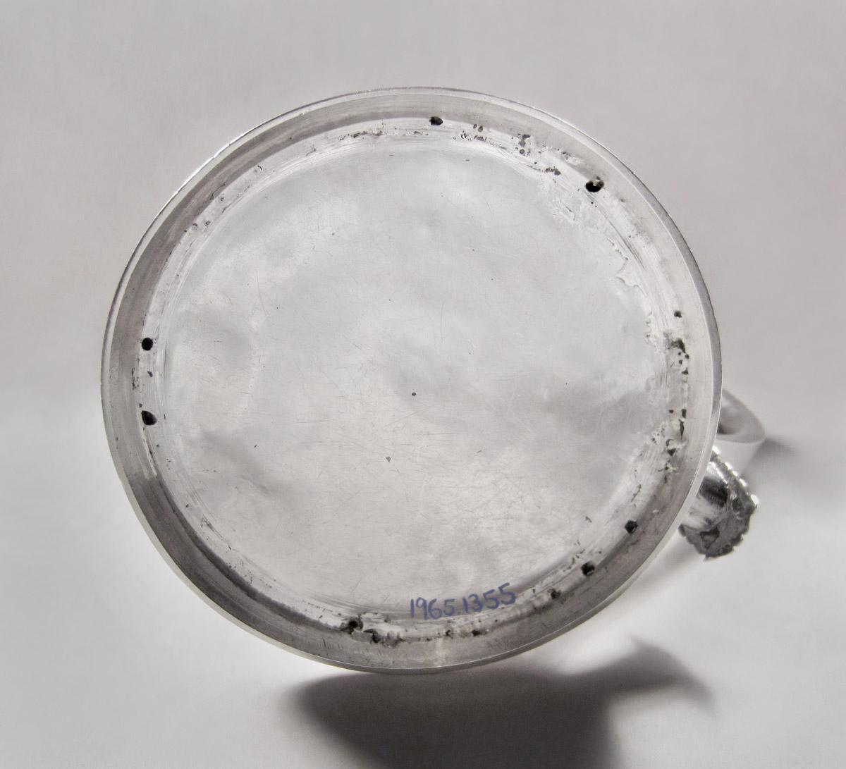 1965.1355 Tankard, underside