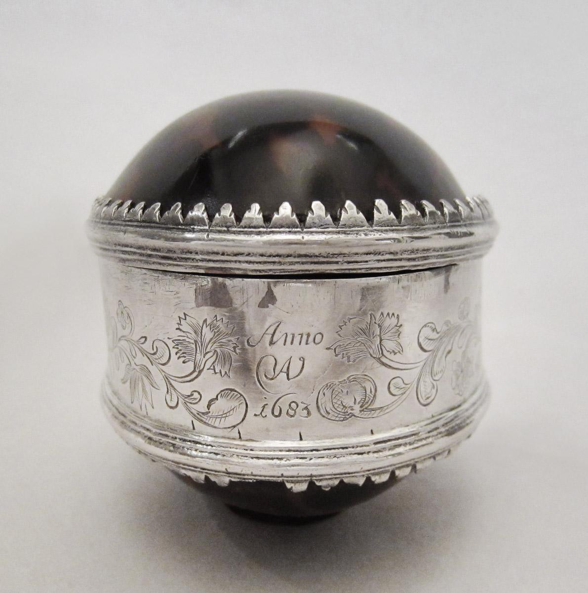 1965.1356 Tobacco box, view 3
