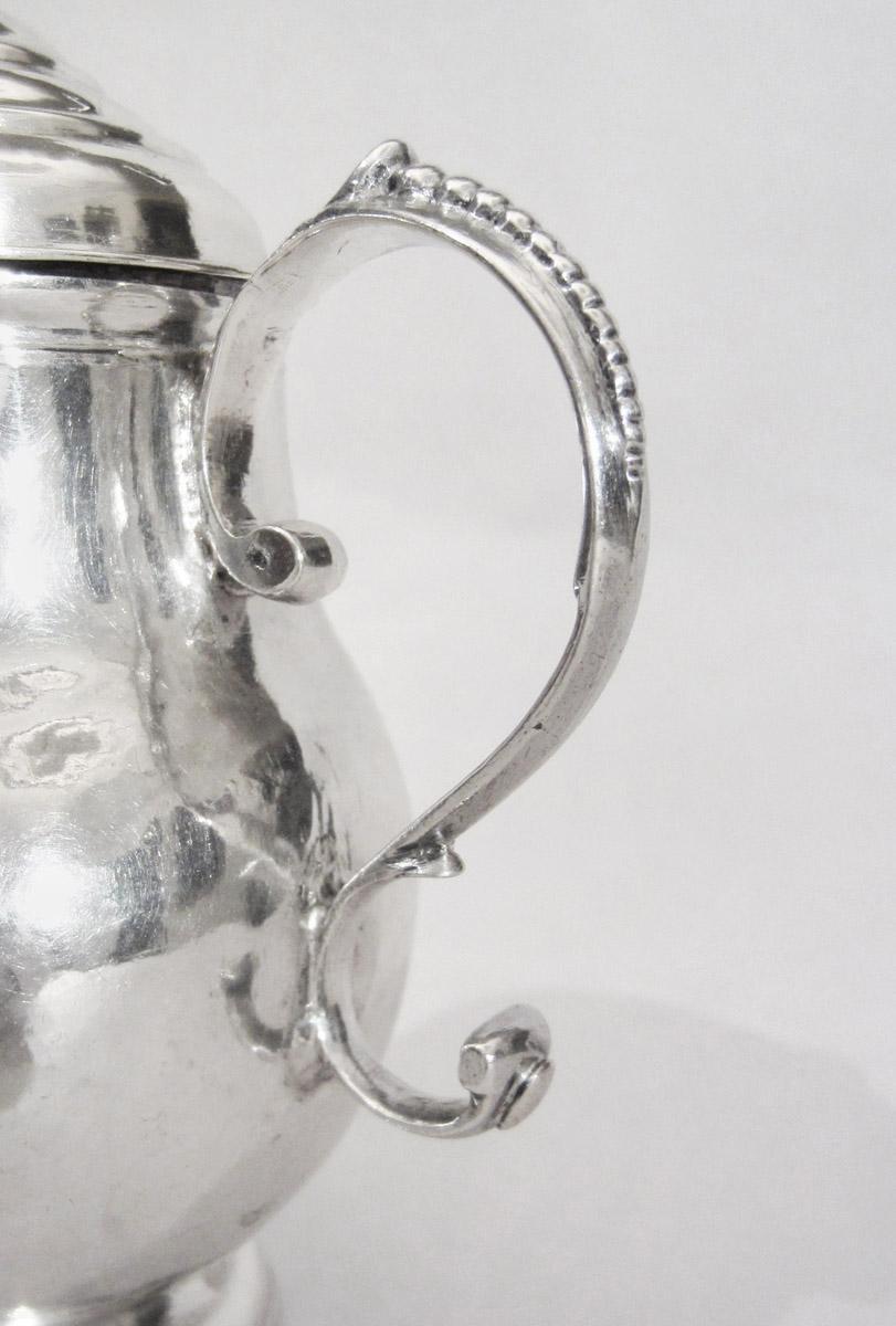 1965.1358 A, B Spout cup, handle