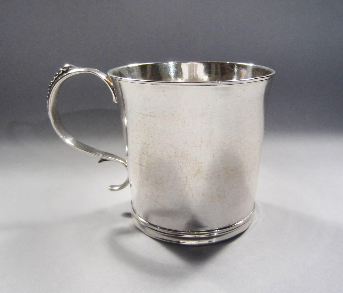 1965.1360 Cup, side 2