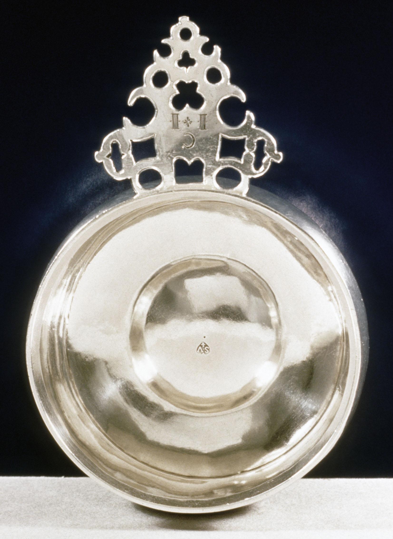 1965.1361 Porringer, view 1