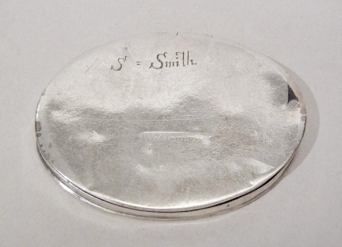 1965.1364 A, B Snuff box, underside
