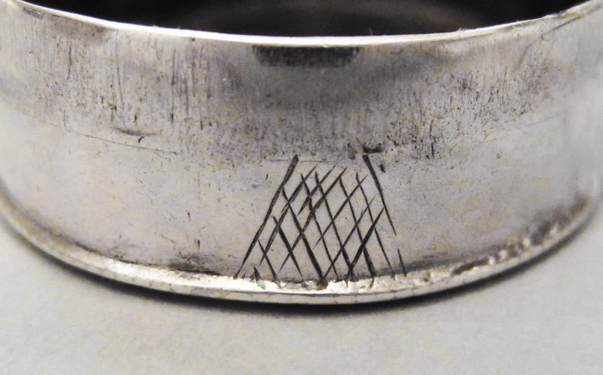 1965.1366 A Patch box, detail 2